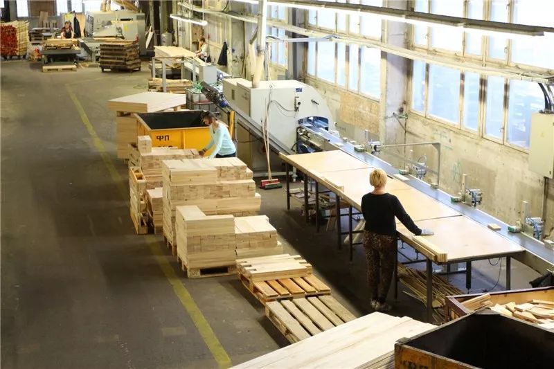 走還是留?家具廠車間員工歲末心態調查